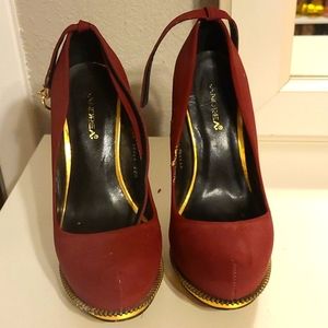 Andrea burgundy pumps